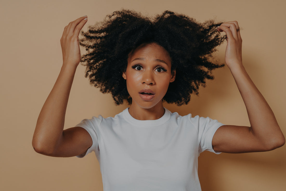 LES 7 ÉTAPES D’UNE ROUTINE CAPILLAIRE IDÉALE POUR LES CHEVEUX CRÉPUS